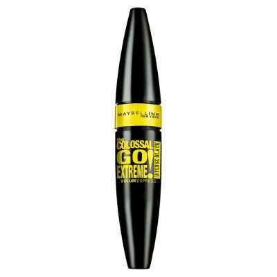 PESTAN COLOSSAL GO EXTREME INT   MAYBELLINE UND   BLACK
